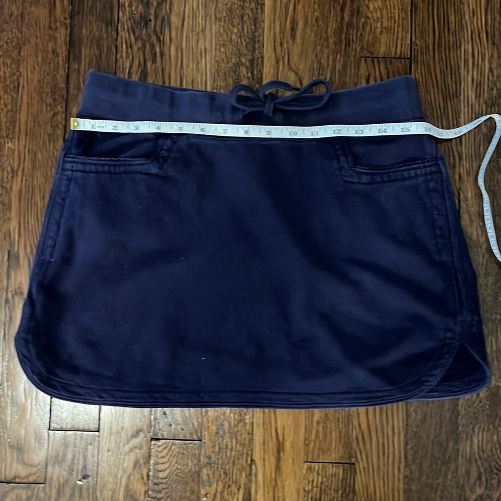 Ladies tennis or pickle ball skirt with 2 pockets size S-M lots of stretch